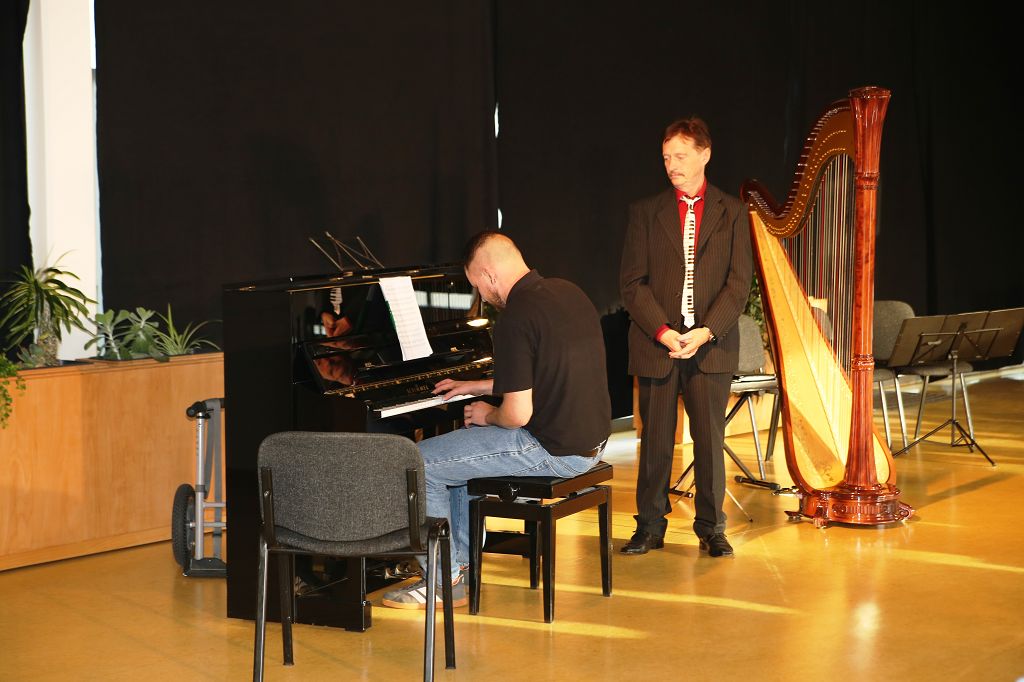 Vorspielen am Klavier im klassischen Konzert