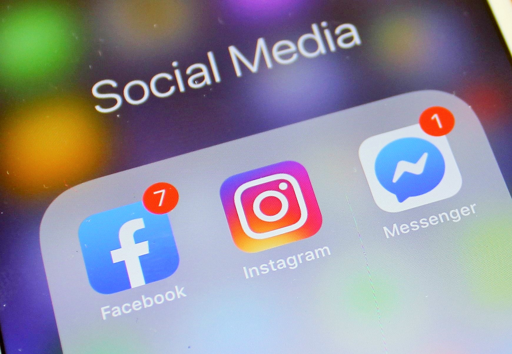 Social Media Apps auf einem Smartphone (Externer Link: Weiterleitung zum offiziellen Instagram Account)